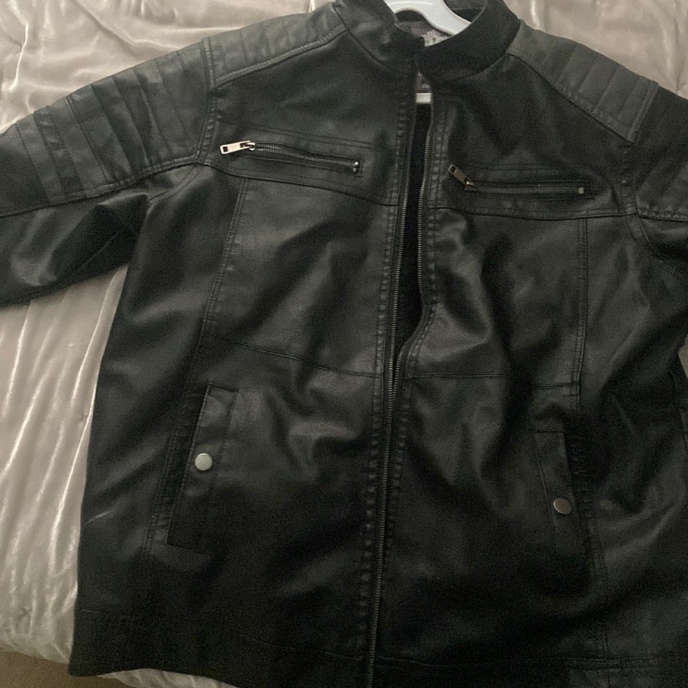 Only used it 2 times leather jacket